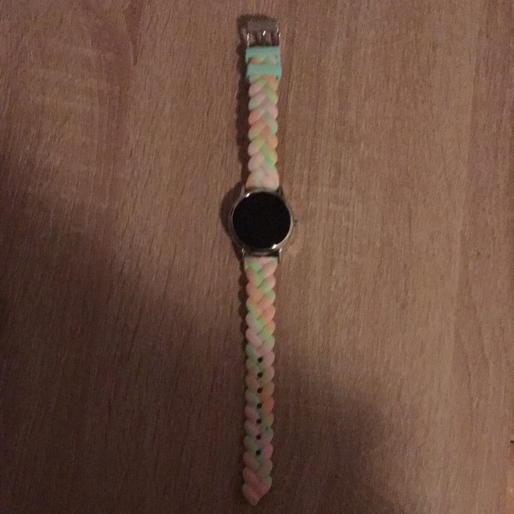 I am selling a justice watch which works still!